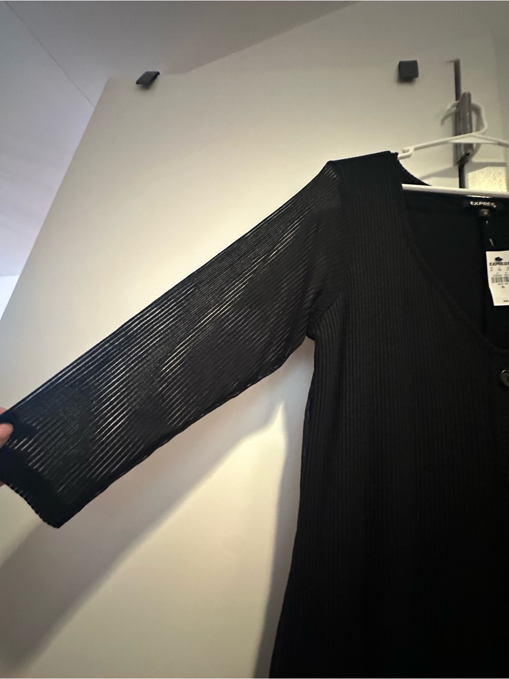 🆕 Express Black Button-Front Maxi Dress with V-Neck - Picture 4 of 5